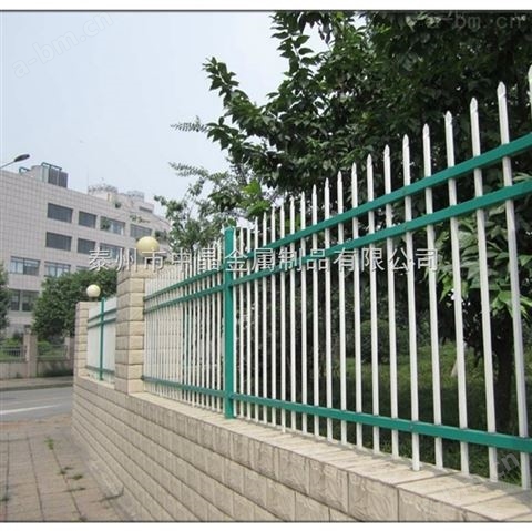 锌钢组装式围墙护栏的特点及护栏的使用范围